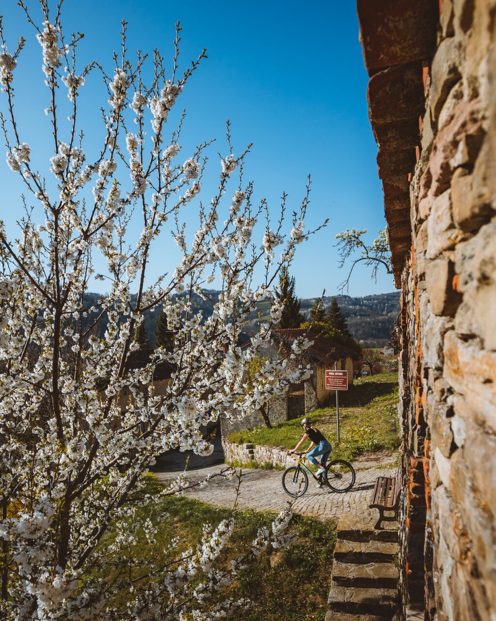 Ebike MV Agusta San Benedetto Belbo Mikael Masoero Archivio Ente Turismo LMR (16) Redux