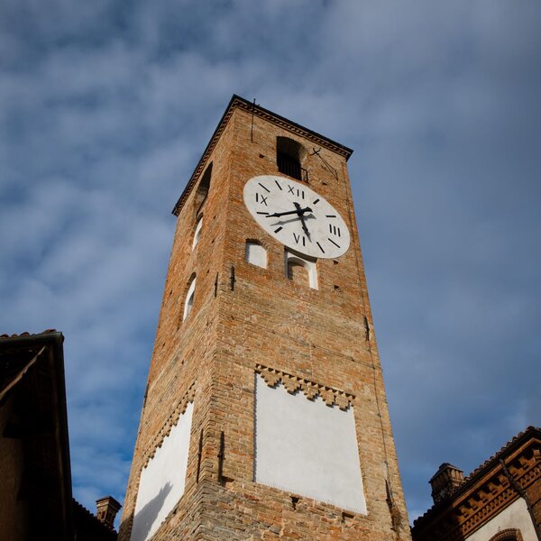 Torre Dell'orologio Neive Valeria Gallo Archivio Ente Turismo LMR (2)