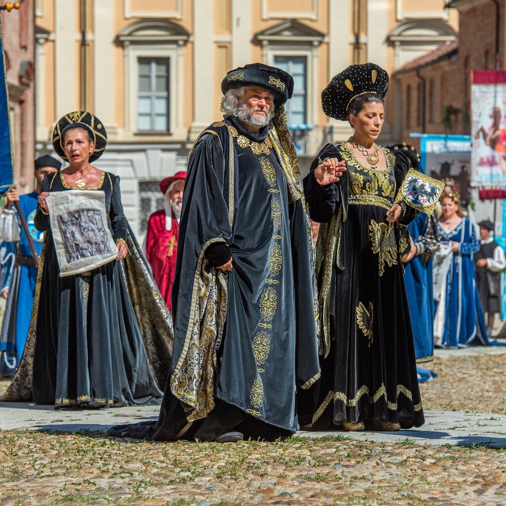 Palio D'Asti Sfilata (6)(2) Ada Lupoli Courtesy Of Ufficio Stampa Maybe (1)