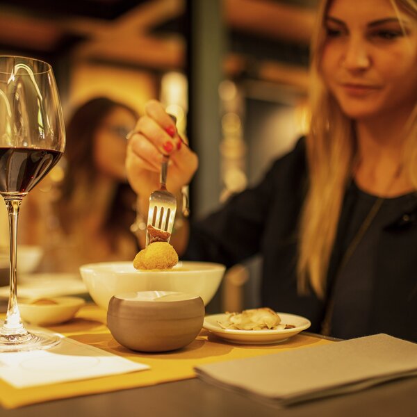 Enoteca Canale Can't Forget Italy Archivio Ente Turismo LMR Enoteca Canale Can't Forget Italy Archivio Ente Turismo LMR