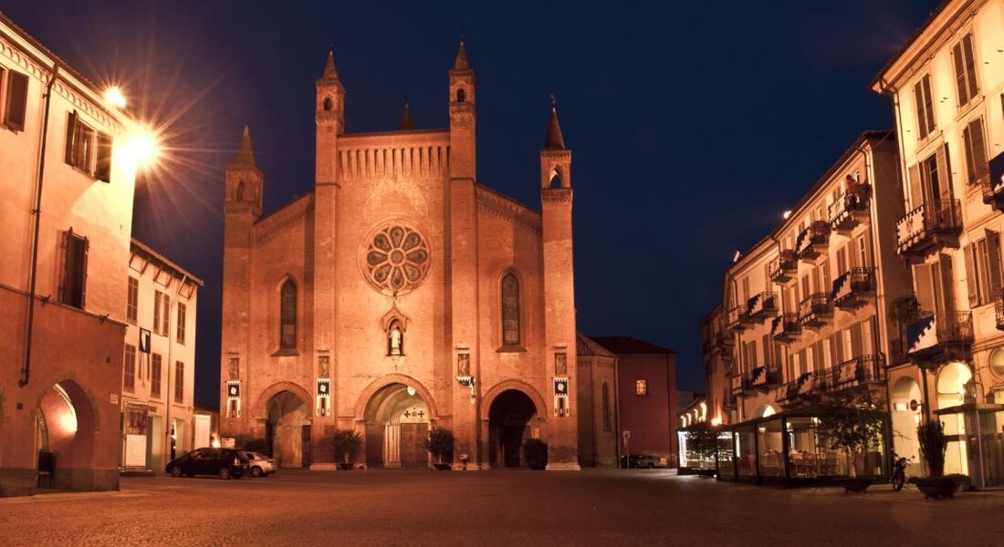 A passeggio per la città di Alba