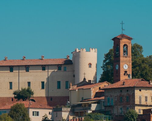 Die Wanderungen der hohen schattigen Hügel und der klaren Hügel - Etappe 3: Soglio - Corsione: 