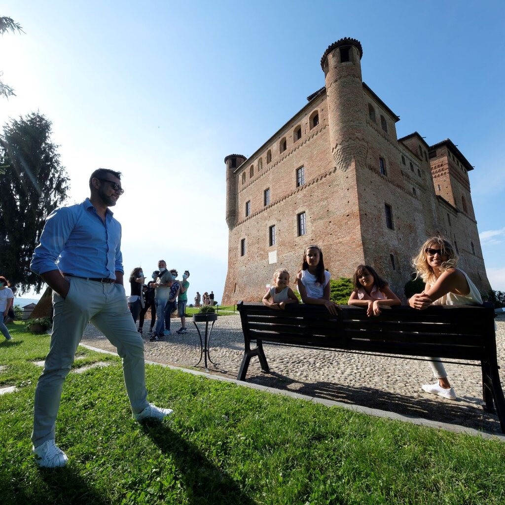 Castello Grinzane Cavour Can T Forget Italy Archivio Ente Turismo LMR 2