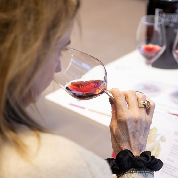 Sei seminari per raccontare i grandi vini del territorio di Langhe, Roero e Doglianese