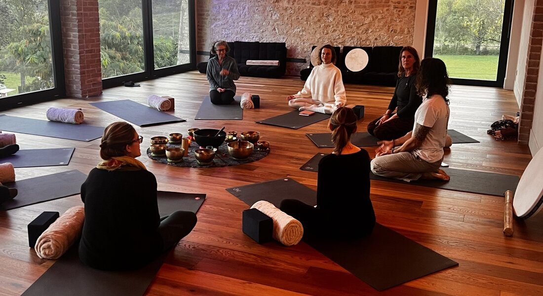 Yoga Dolce e Bagno Sonoro tra le Colline