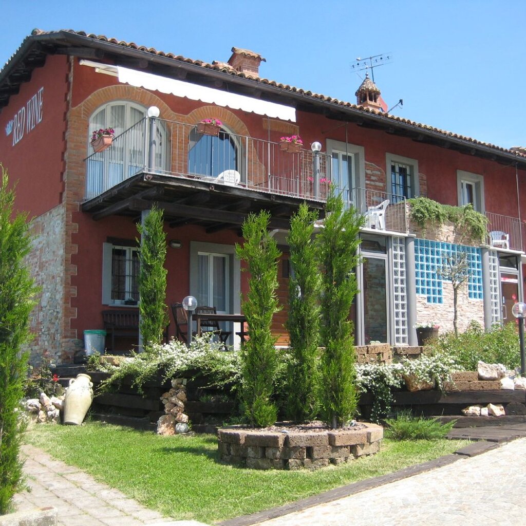 La Morra Rch Red Wine 2