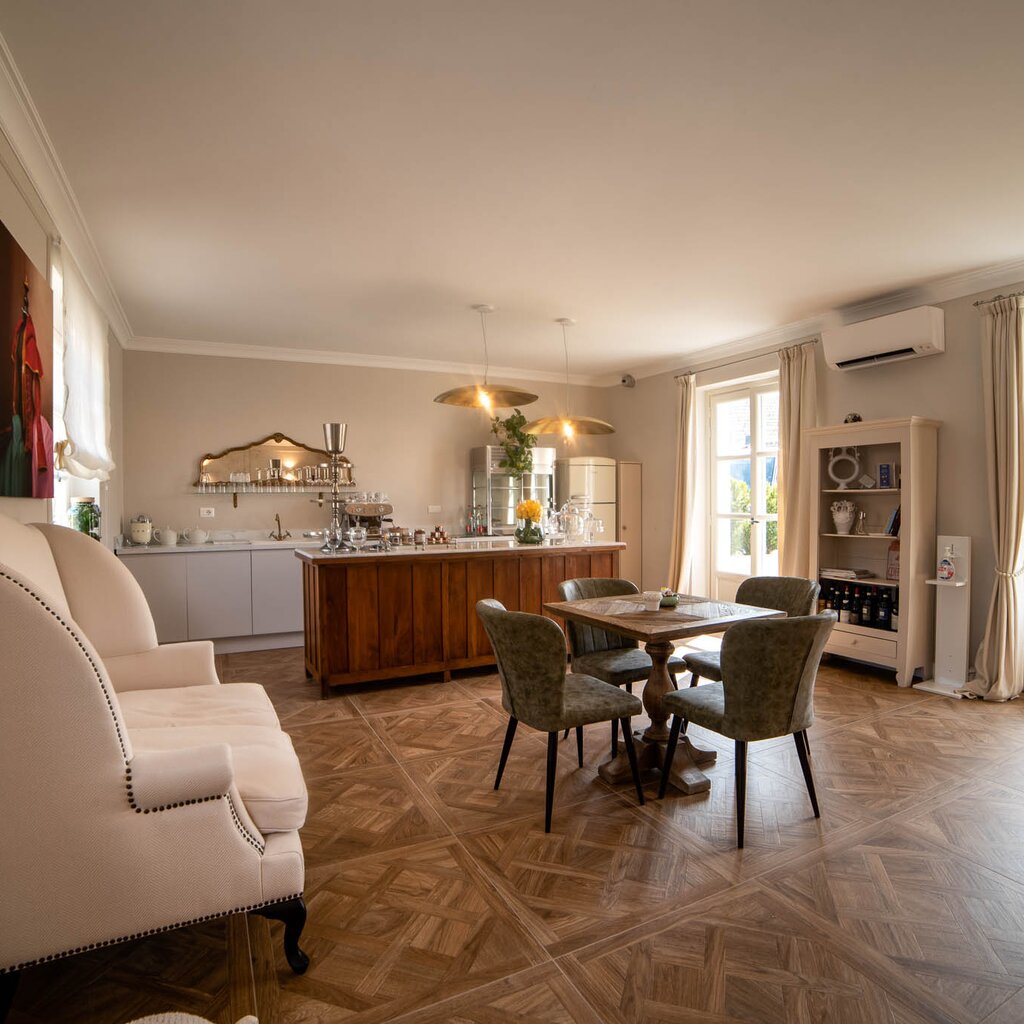MANGO AFF BORGO PIANI (2)