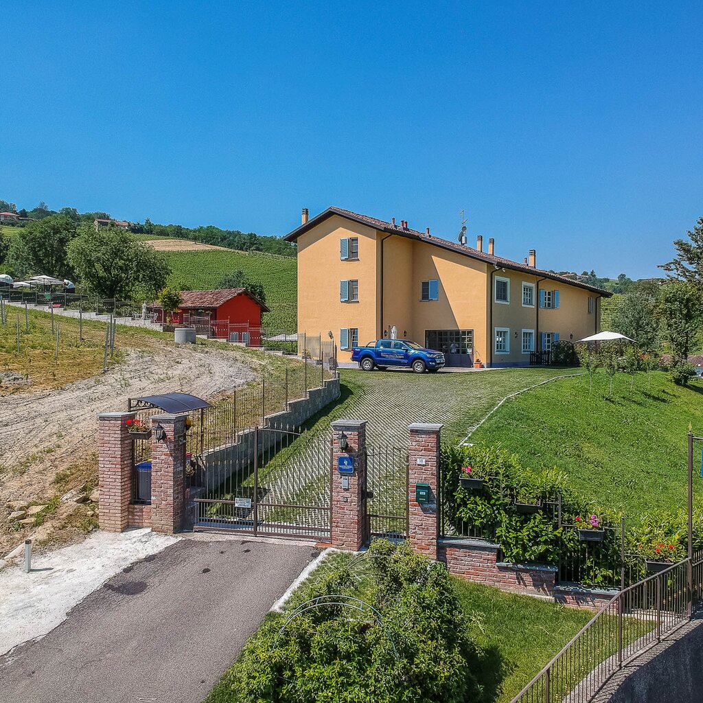 SANTO STEFANO BELBO CAV VIGNA DELL'ACQUA 3