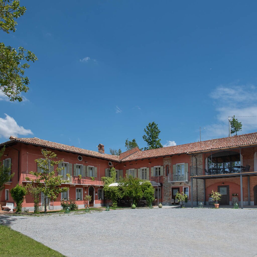 SERRALUNGA D'ALBA AGRITURISMO CASCINA MERIAME (1)