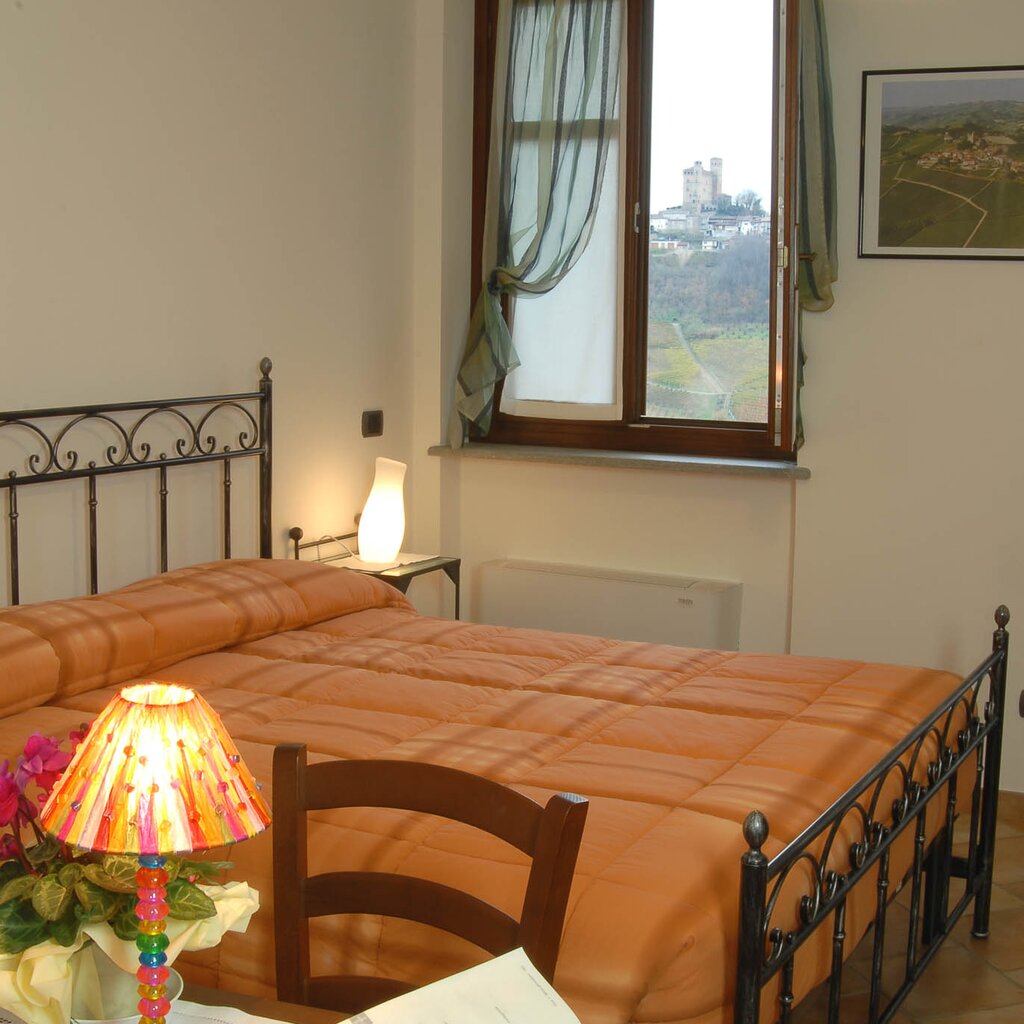 SERRALUNGA D'ALBA AGR I GRAPPOLI (3)