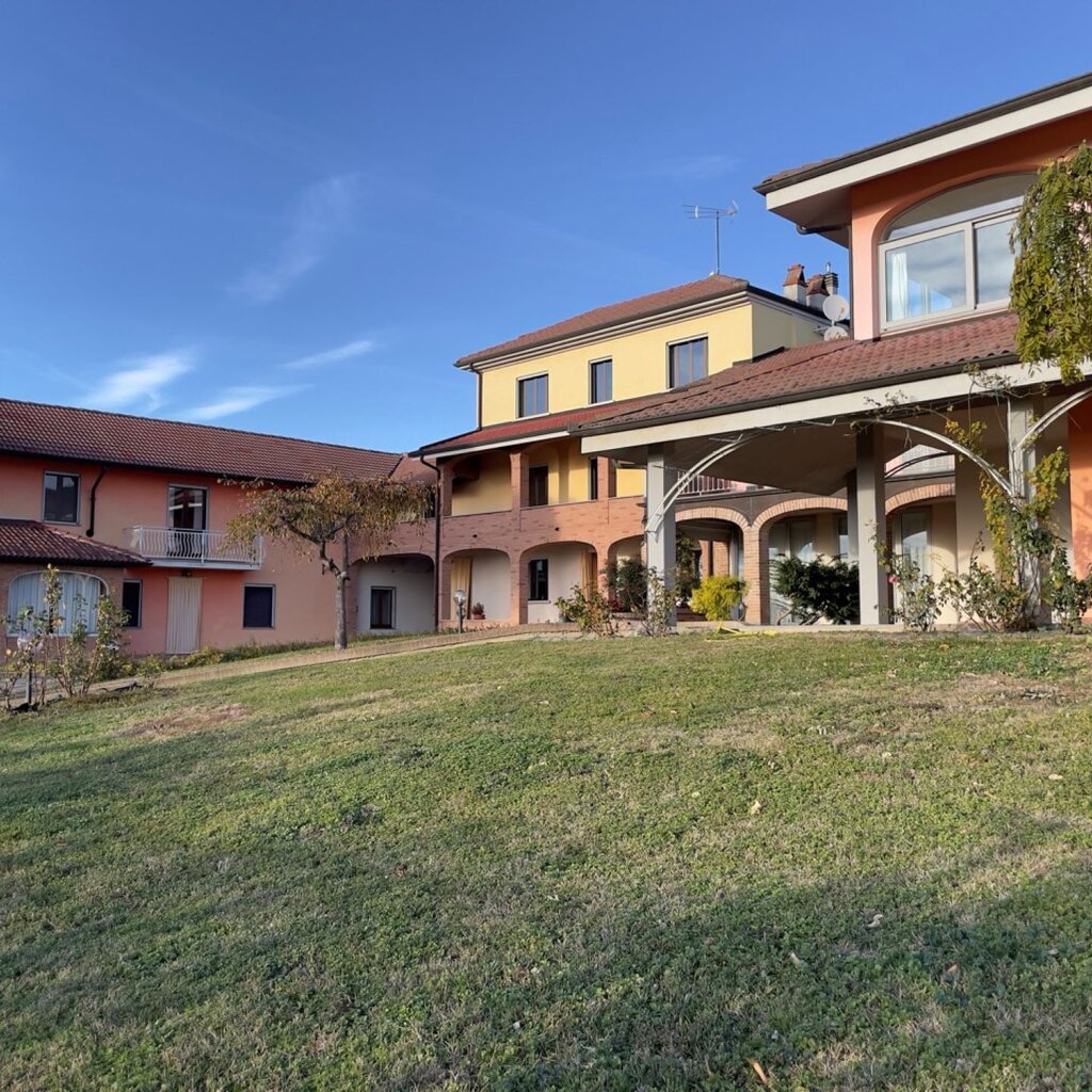 Grazzano Badoglio Agr Landora Wine.1jpg