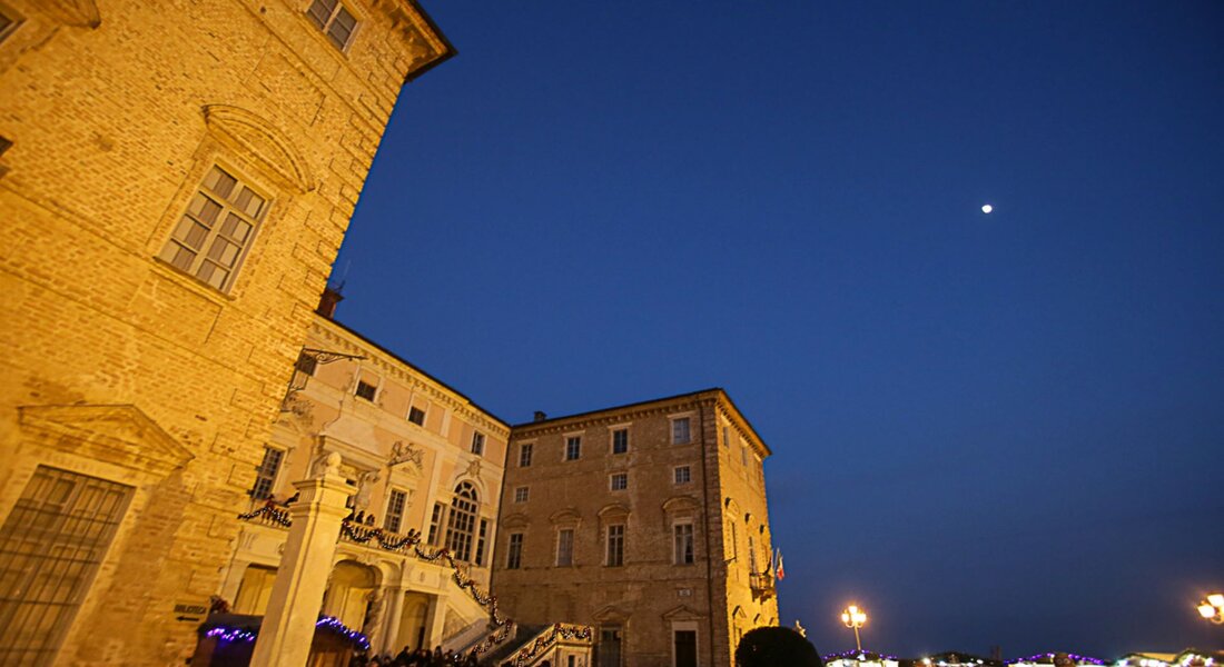 Santa's House, the Royal Castle, the Elf School, and other entertainments - Govone