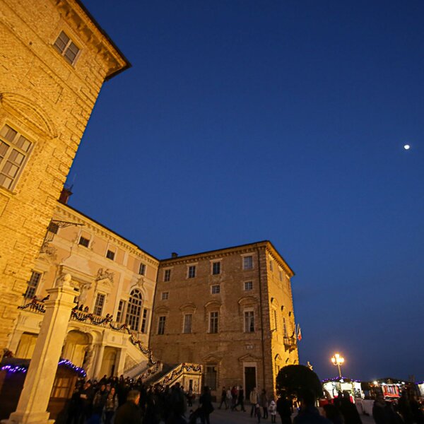 La Casa di Babbo Natale, il Castello Reale, la Scuola degli Elfi e altri intrattenimenti - Govone